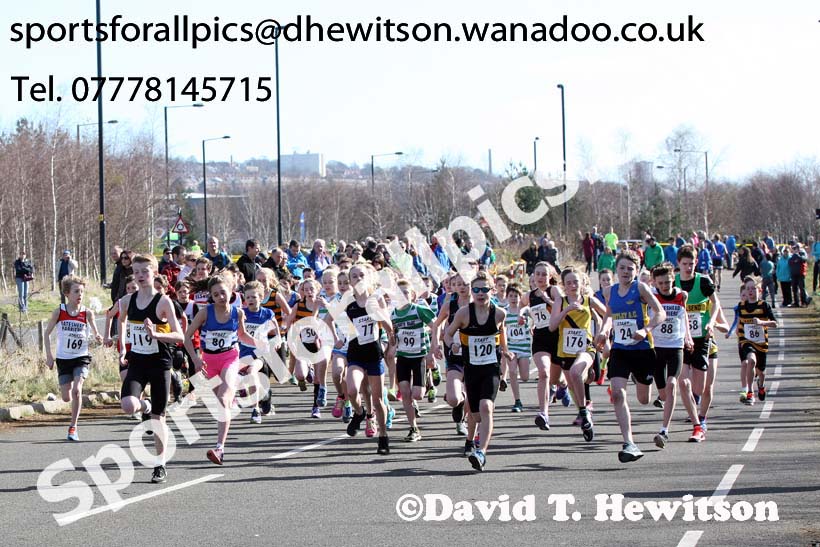 Under-13s boys and girls Elswick Harriers Good Friday Road Relays. Photo: David T. Hewitson/Sports for All Pics